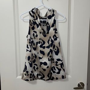 Women’s scoop neck top